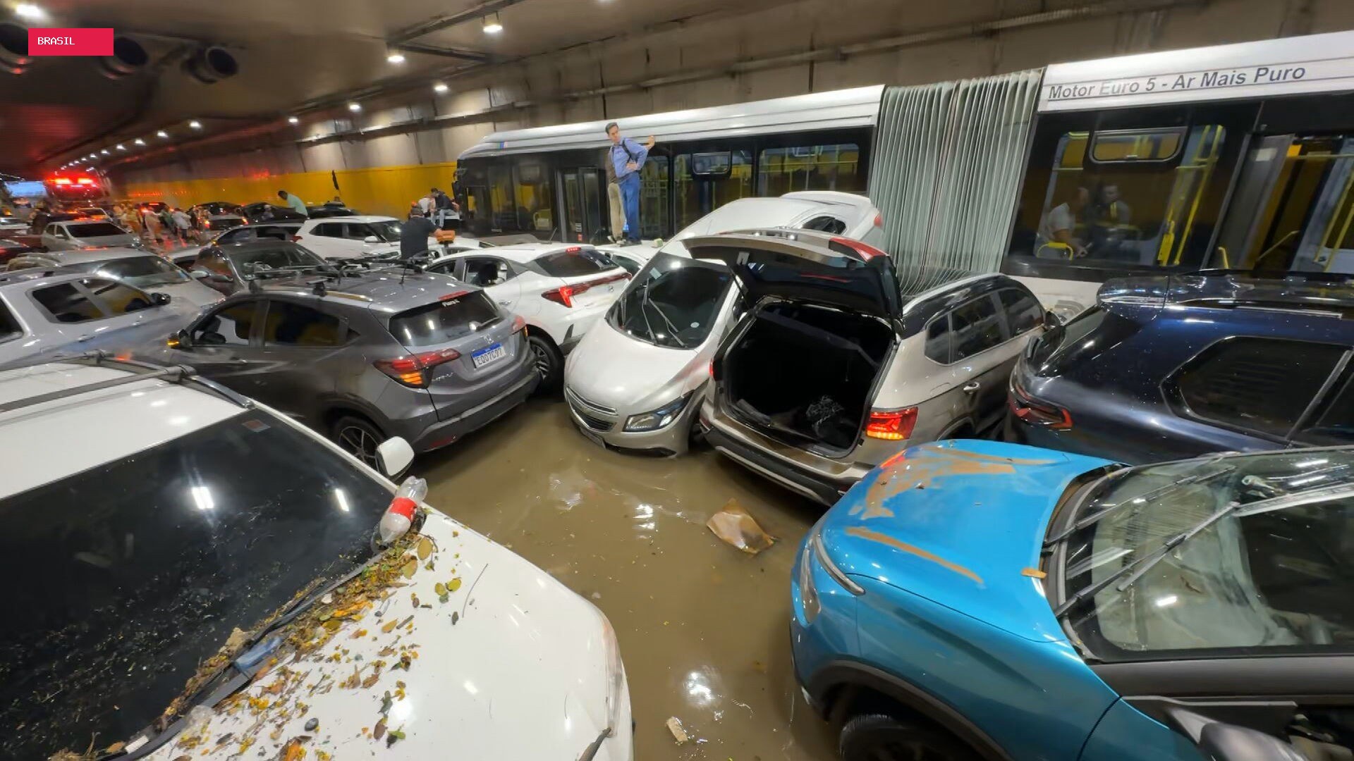 Após alagamento no Anhangabaú, Nunes diz que chuva em SP foi 'grande e inesperada' e que equipes atuam para