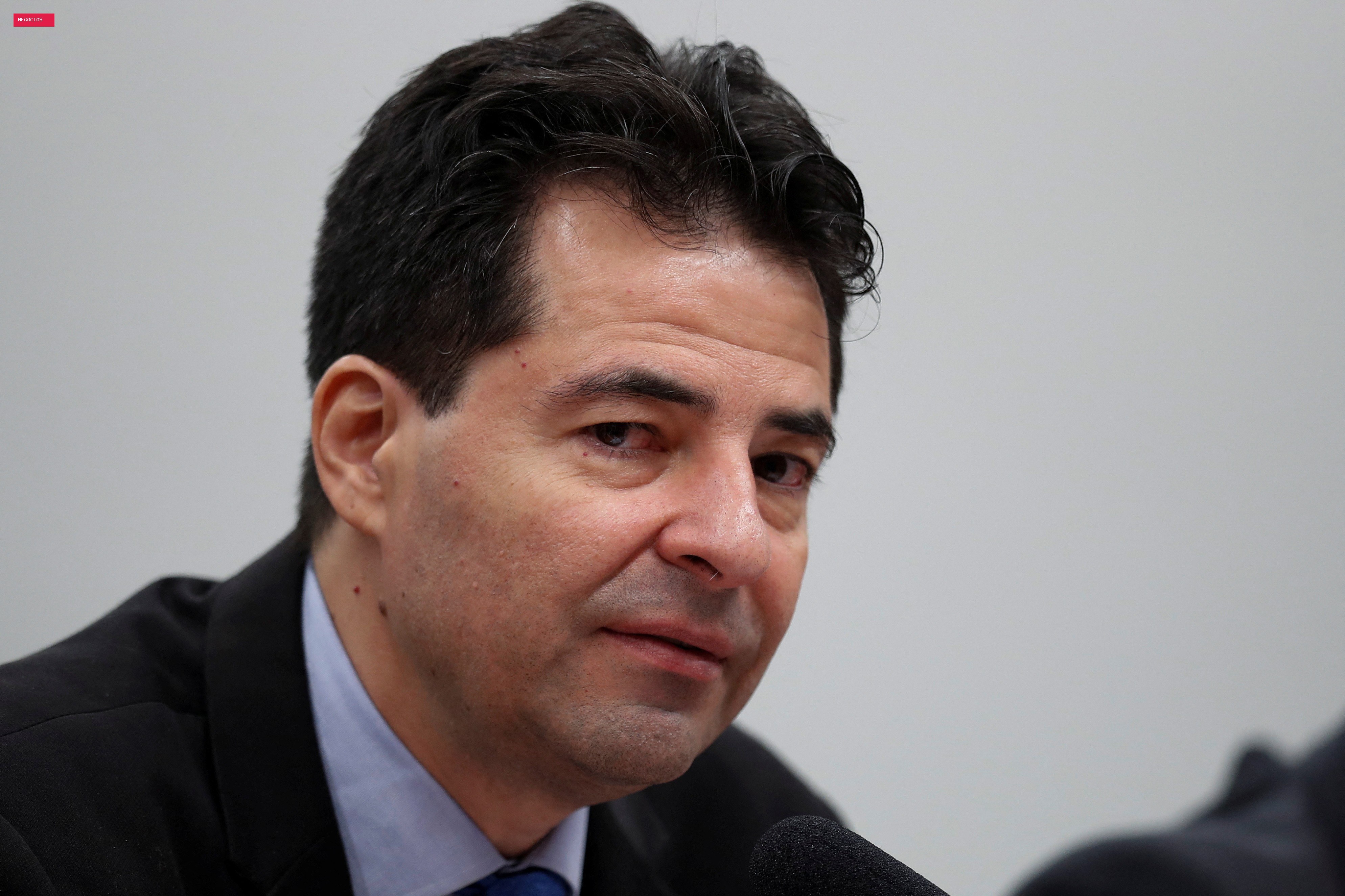 Representante da campanha diz que governo de Flávio Bolsonaro não privatizaria Banco do Brasil, Caixa e