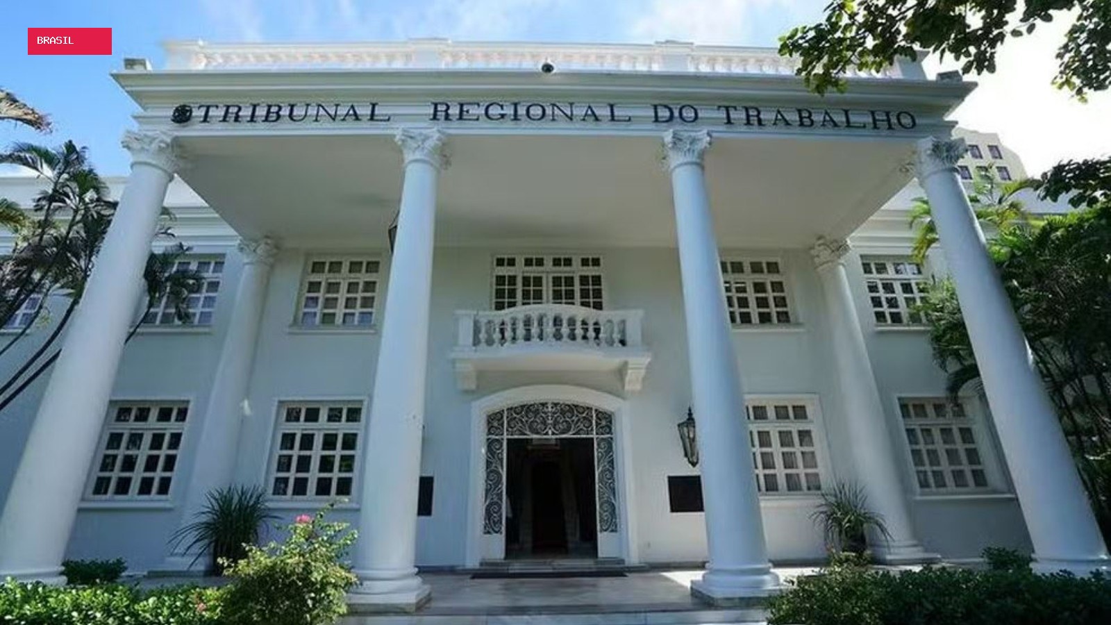 Justiça manda reintegrar 22 funcionários demitidos por motivo eleitoral no Ceará