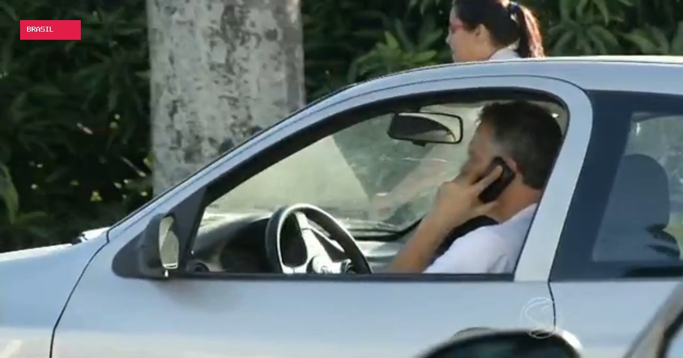 MG registrou 467 acidentes ligados ao uso de celular ao volante em 2026; fiscalização será reforçada no