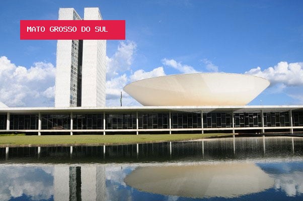 Número de deputados negros cai para 135 e representação segue baixa na Câmara