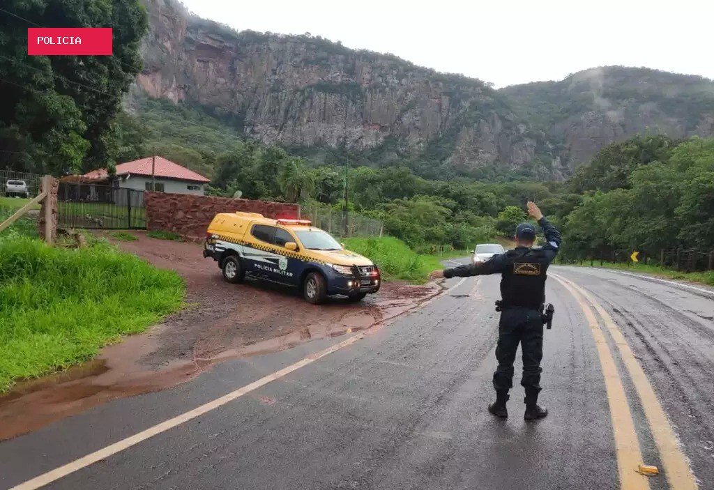 Policial rodoviário entra em surto e trava trânsito na MS-267 em Jardim