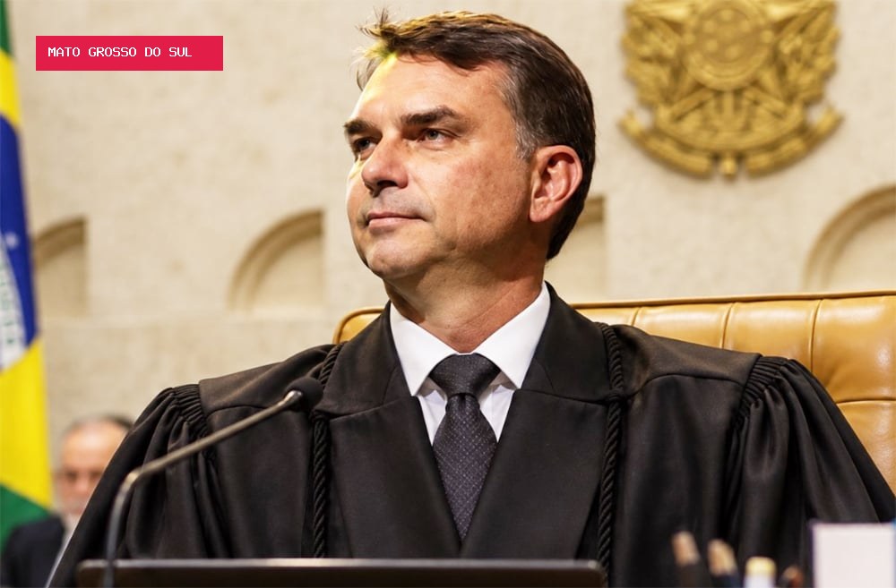 Flávio critica pacote de Lula para MEIs e acusa presidente de tentar influenciar eleitores