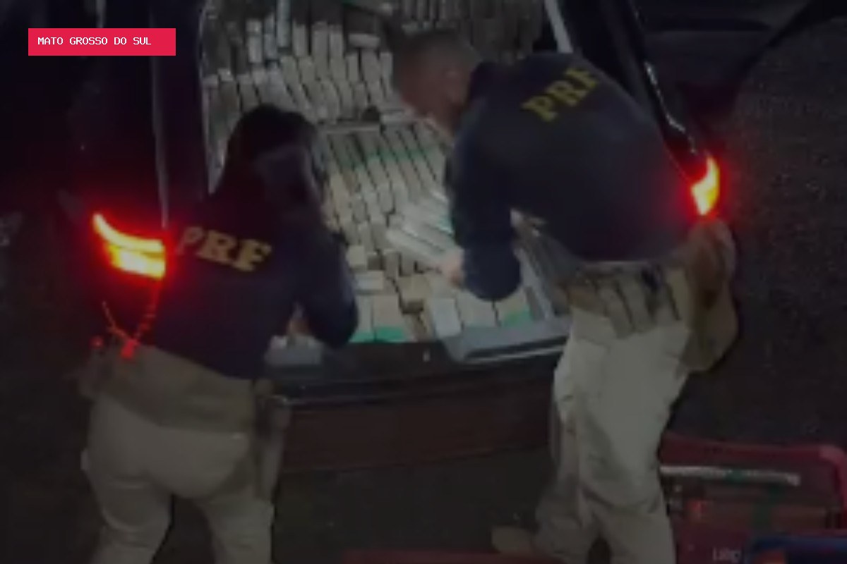 Motorista foge da PRF e abandona carro com 1 tonelada de maconha em bairro de Campo Grande