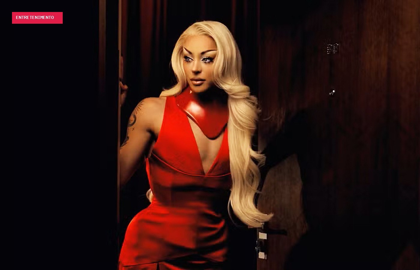 Pabllo Vittar faz a festa da carne ao se jogar na pista com 'Lost in lust', álbum que dilui o 'batidão