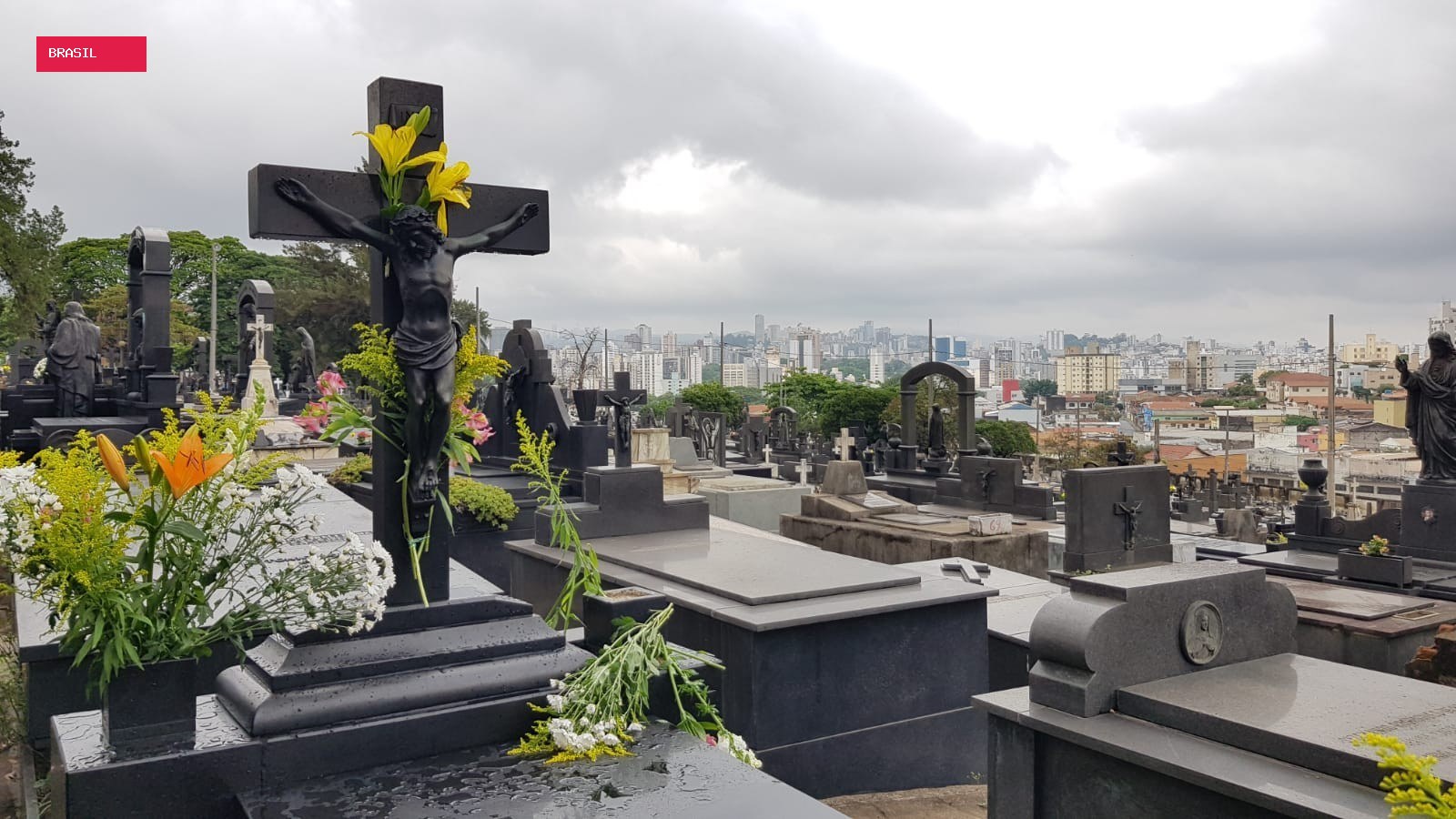 Prefeitura de BH abre venda de concessões de jazigos perpétuos em quatro cemitérios