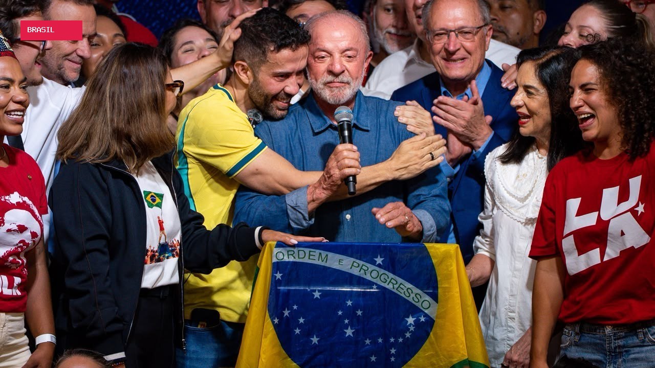 'Nosso general': quem é o deputado mineiro André Janones, elogiado por Lula no discurso da vitória