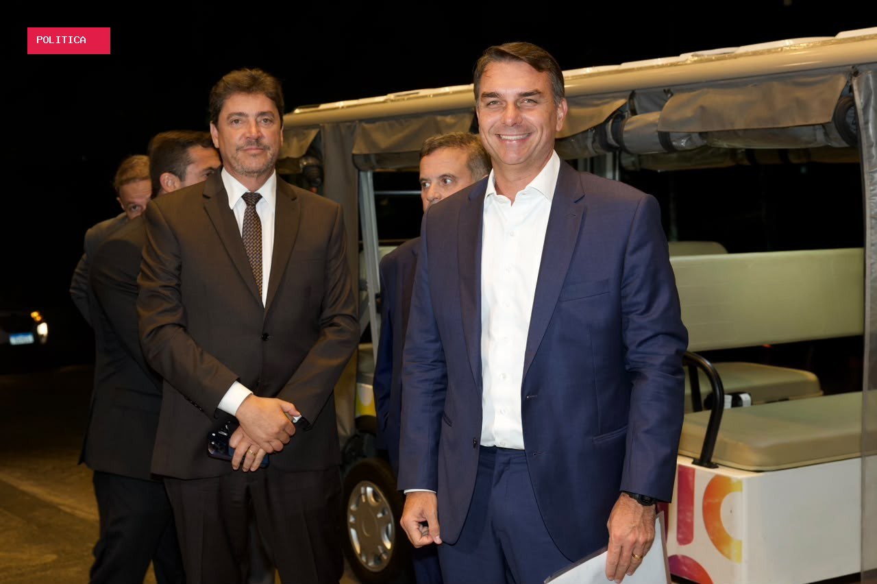 DAQUI A POUCO: Renata Lo Prete entrevista Flávio Bolsonaro, candidato à Presidência pelo PL
