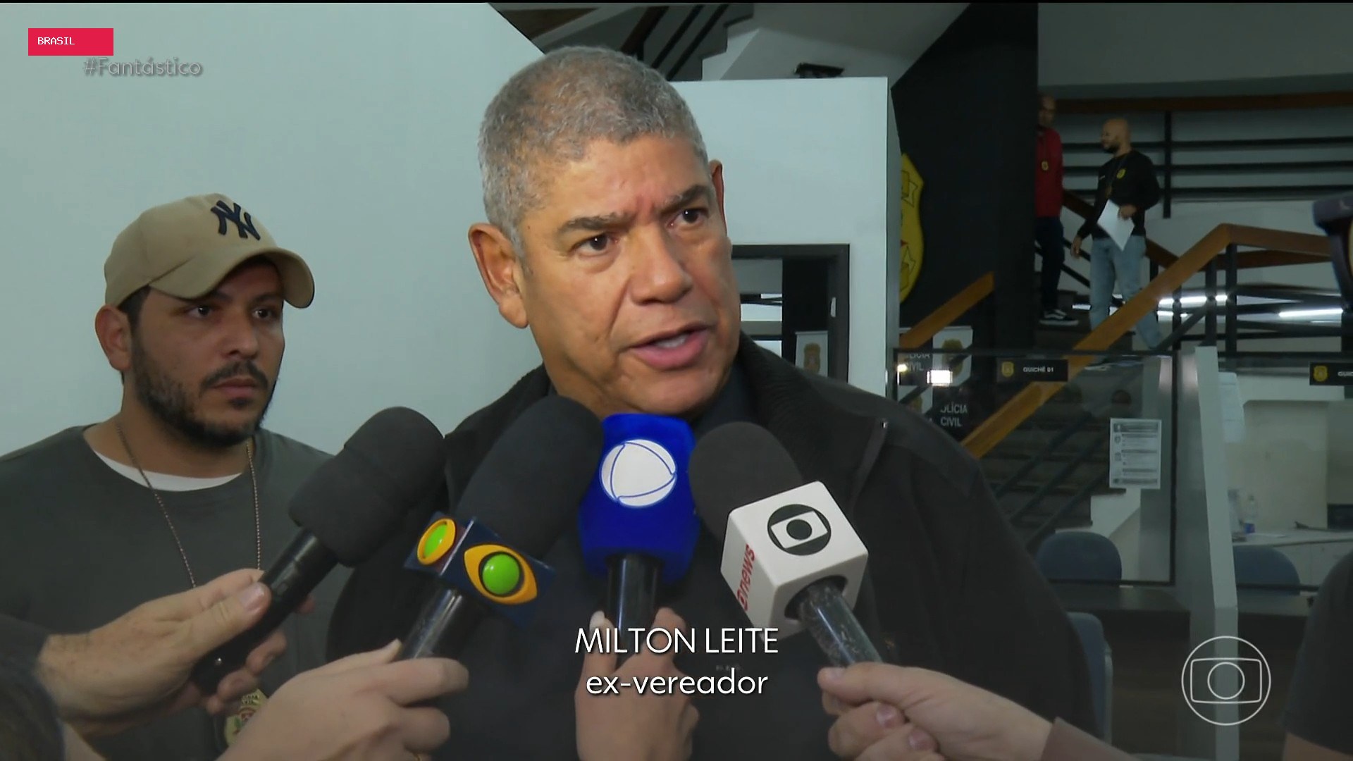 Promotores e policiais fazem operação na cadeia onde está preso Milton Leite para apurar suspeita de