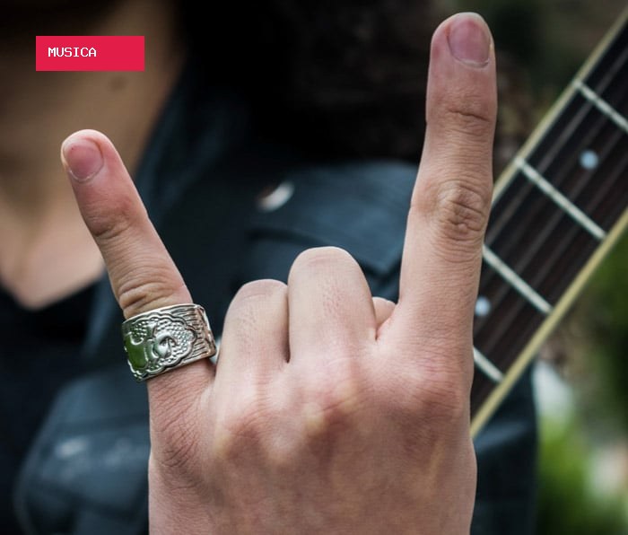 Sete músicas inesperadas em álbuns de metal que deram muito certo, segundo a Ultimate Guitar