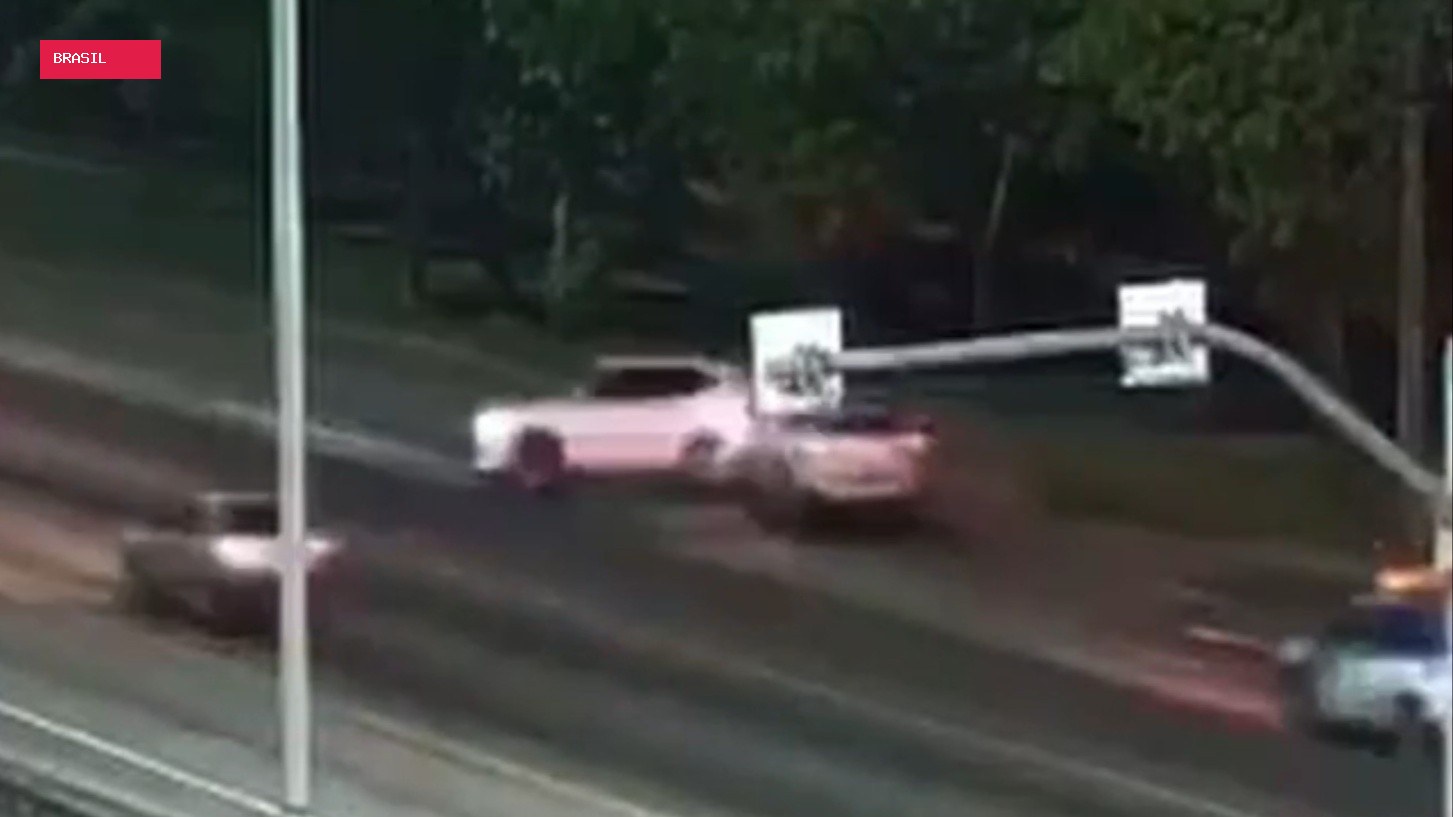 Morte de secretário no Av. Brasil: vídeo mostra perseguição, batida em carro da PM e tentativa de fuga
