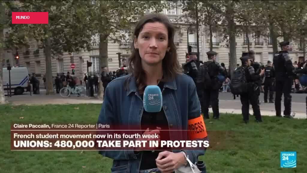 Student protesters tell police to join them in Paris demonstrations