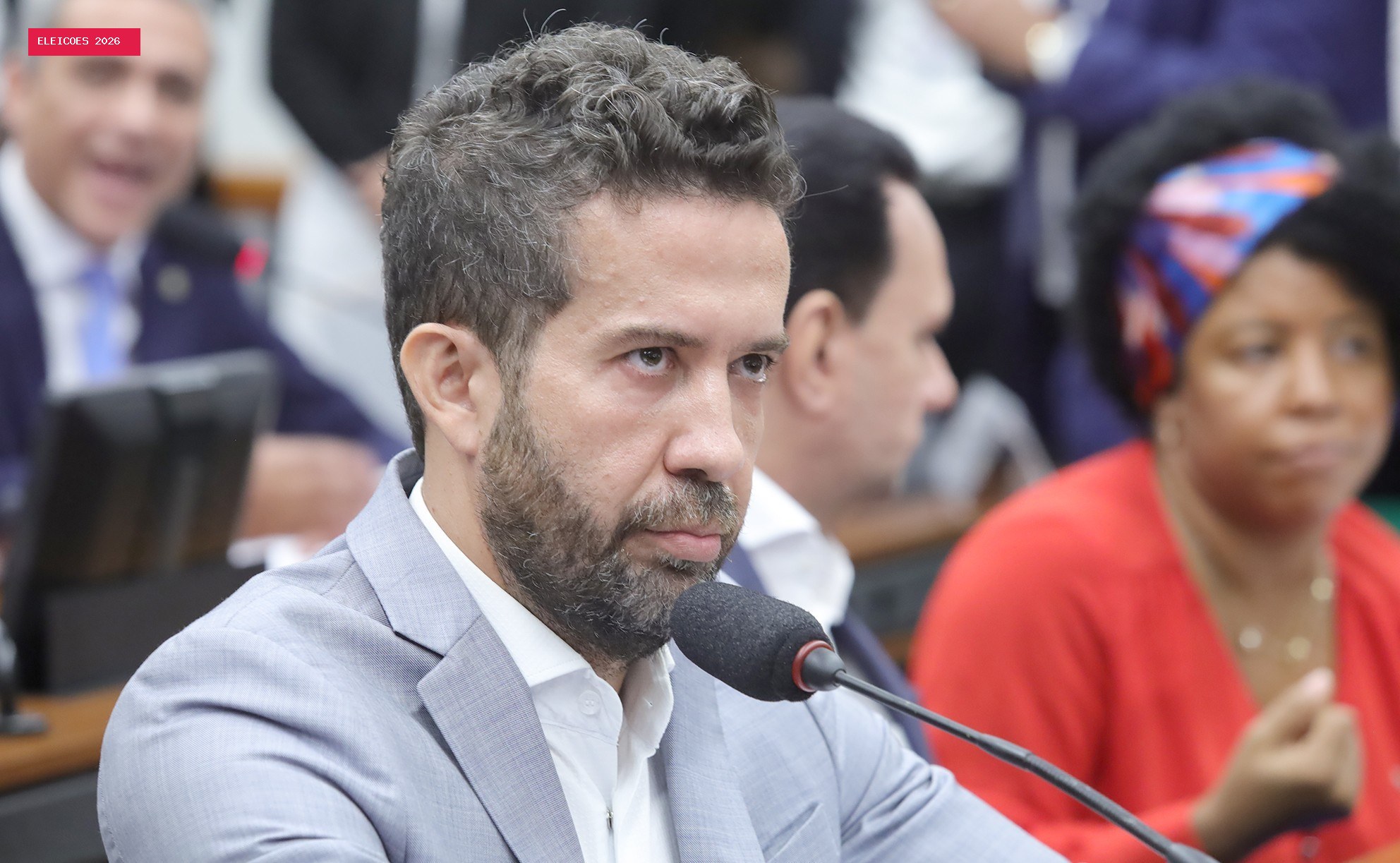 Após impasse judicial, campanha registra canal de WhatsApp 'Exército do Lula' no TSE