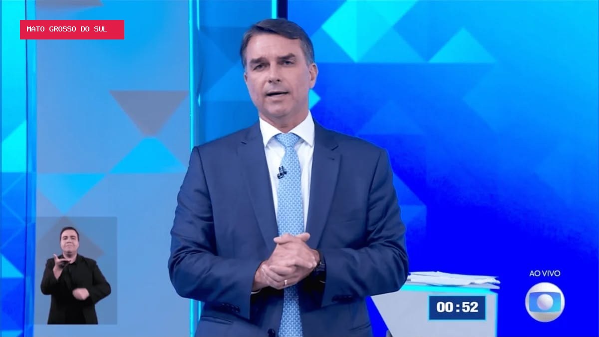 Campanha de Flávio aciona TSE contra chapa de Lula por comunicação digital