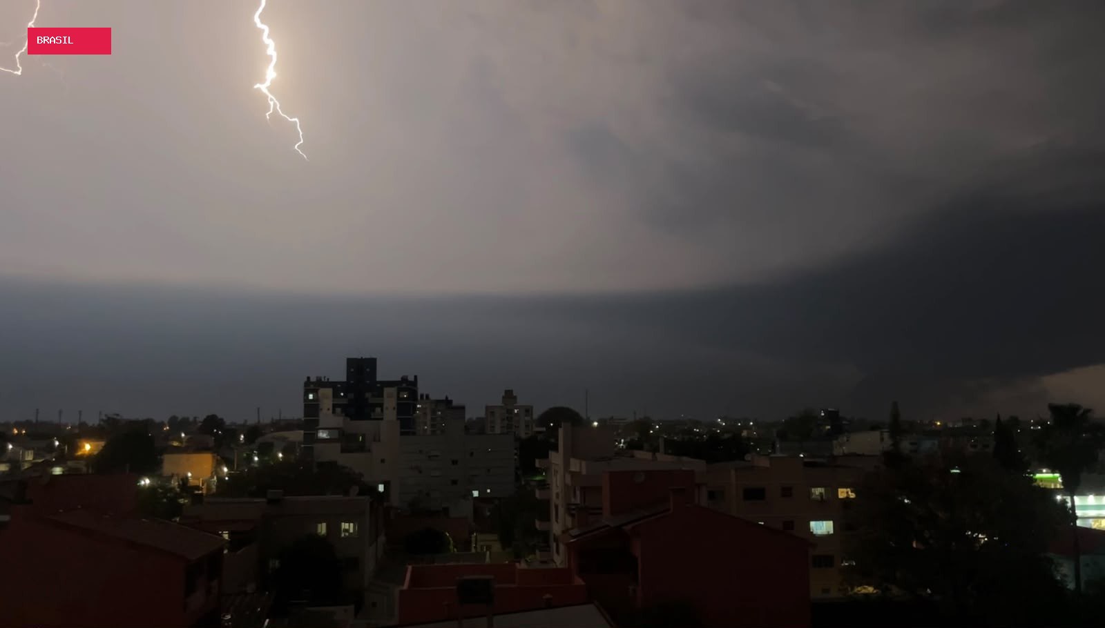 Ciclone deixa Paraná sob alerta de tempestades até o domingo de eleições