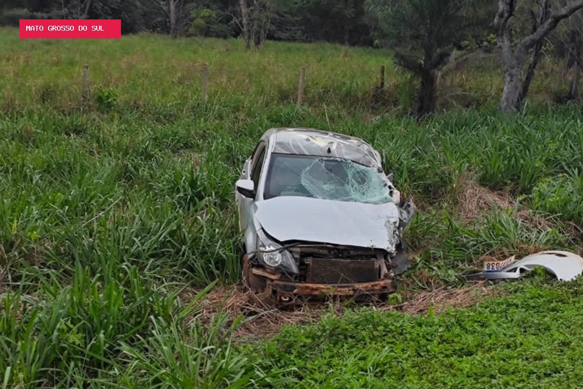 Acidente com carreta interdita BR-163 e deixa vítima em estado grave