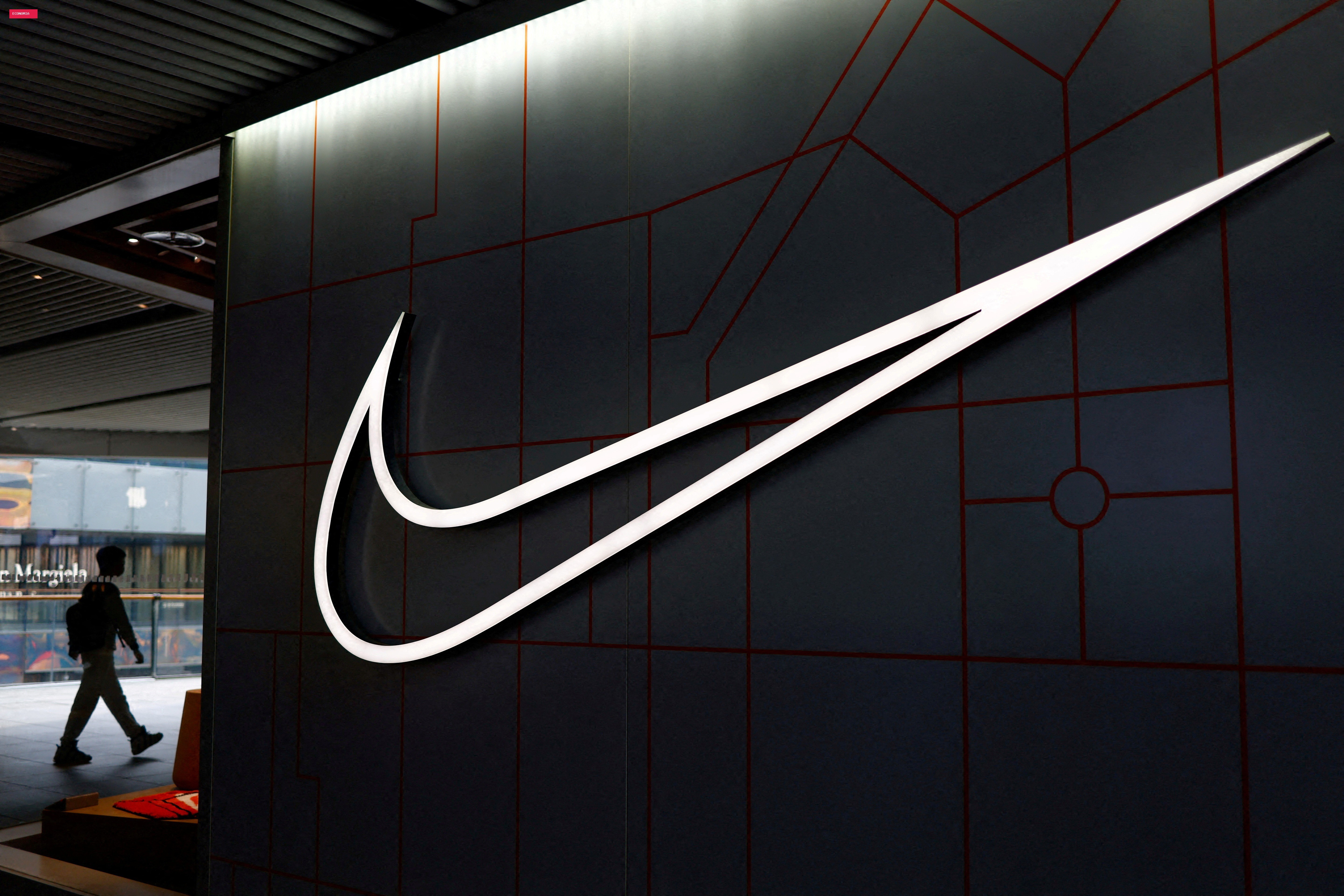 Crise da Nike se agrava, e empresa anuncia novos cortes de empregos