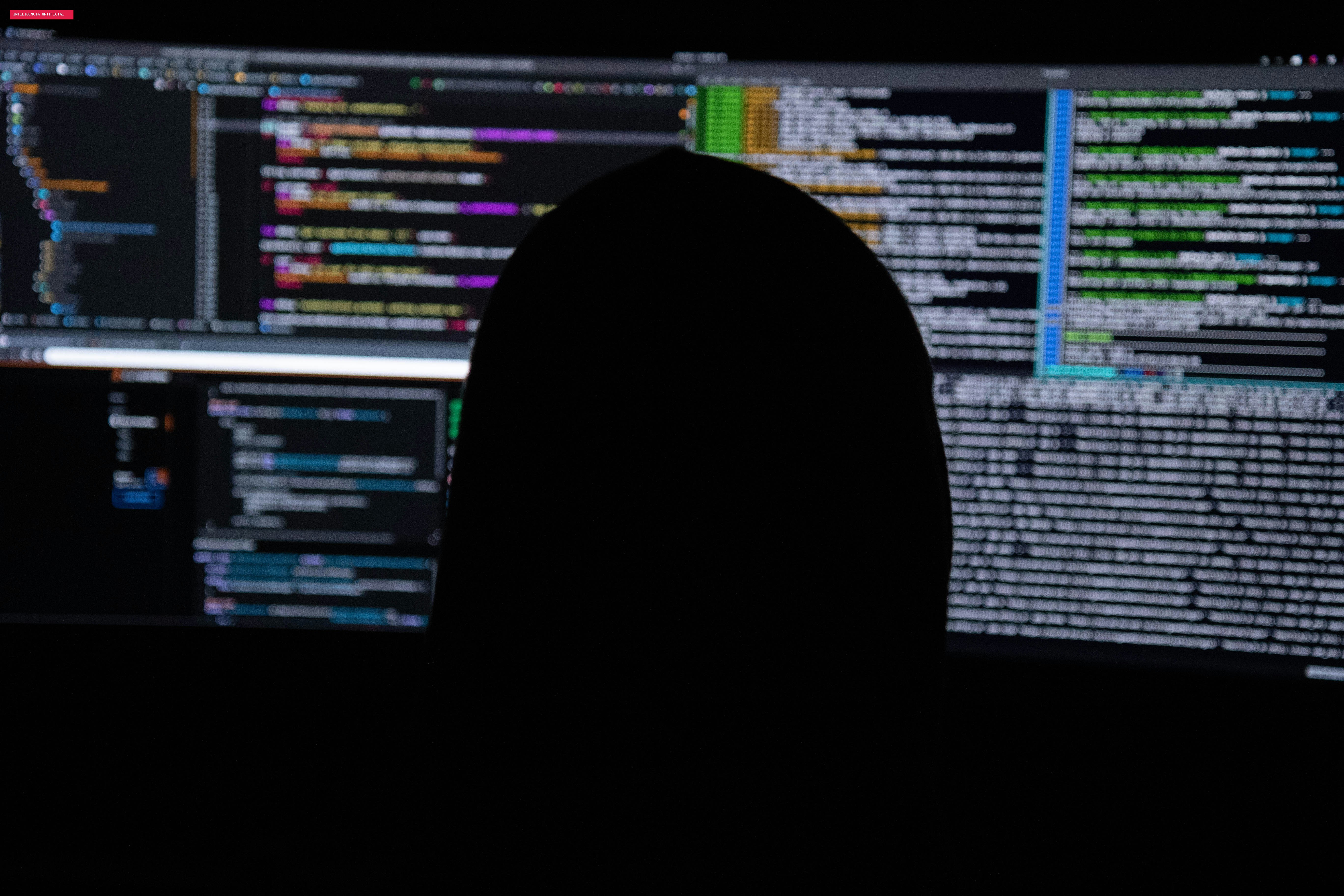 Polícia espanhola prende adolescente de 16 anos suspeito de liderar grupo de hackers em investigação na