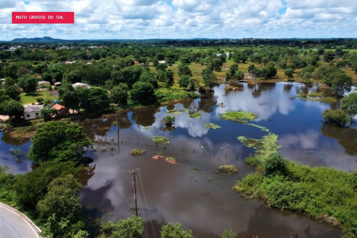 Rios sobem e ultrapassam cotas de alerta após chuvas em MS