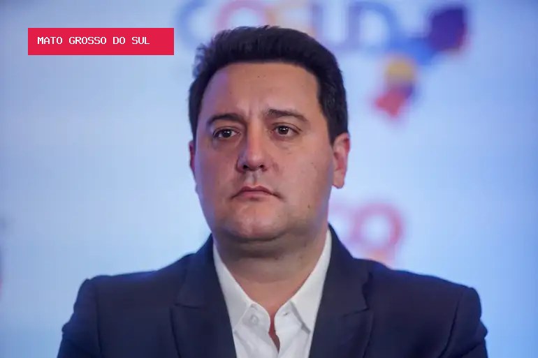 Ratinho Jr vai declarar apoio a Flávio Bolsonaro no 2º turno presidencial