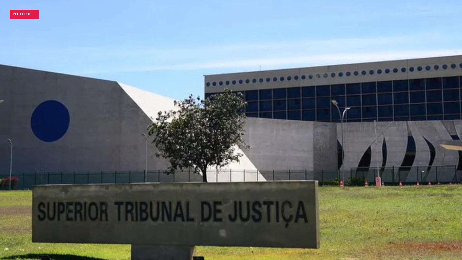 STJ abre investigação e exonera servidor suspeito de vazar minutas de decisões a advogado amigo de Flávio