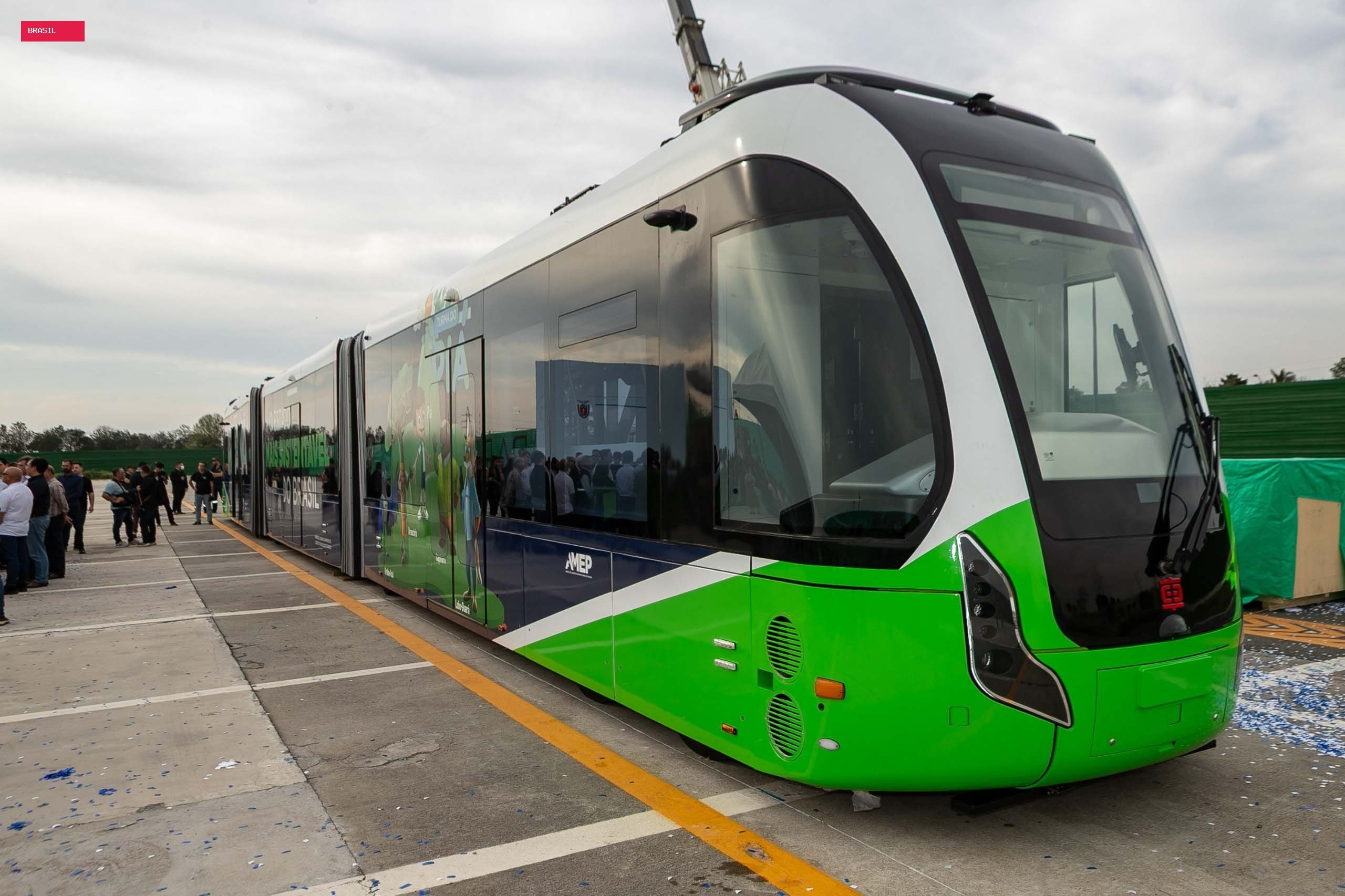 Bonde elétrico na Região Metropolitana de Curitiba é retirado de circulação após fim de testes com