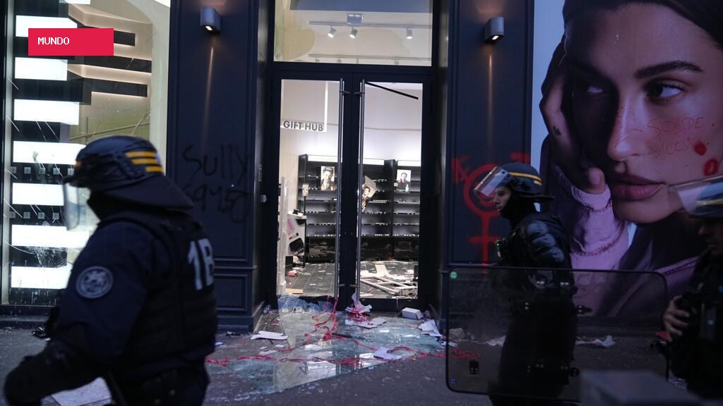 How French police are harnessing social media to identify looters