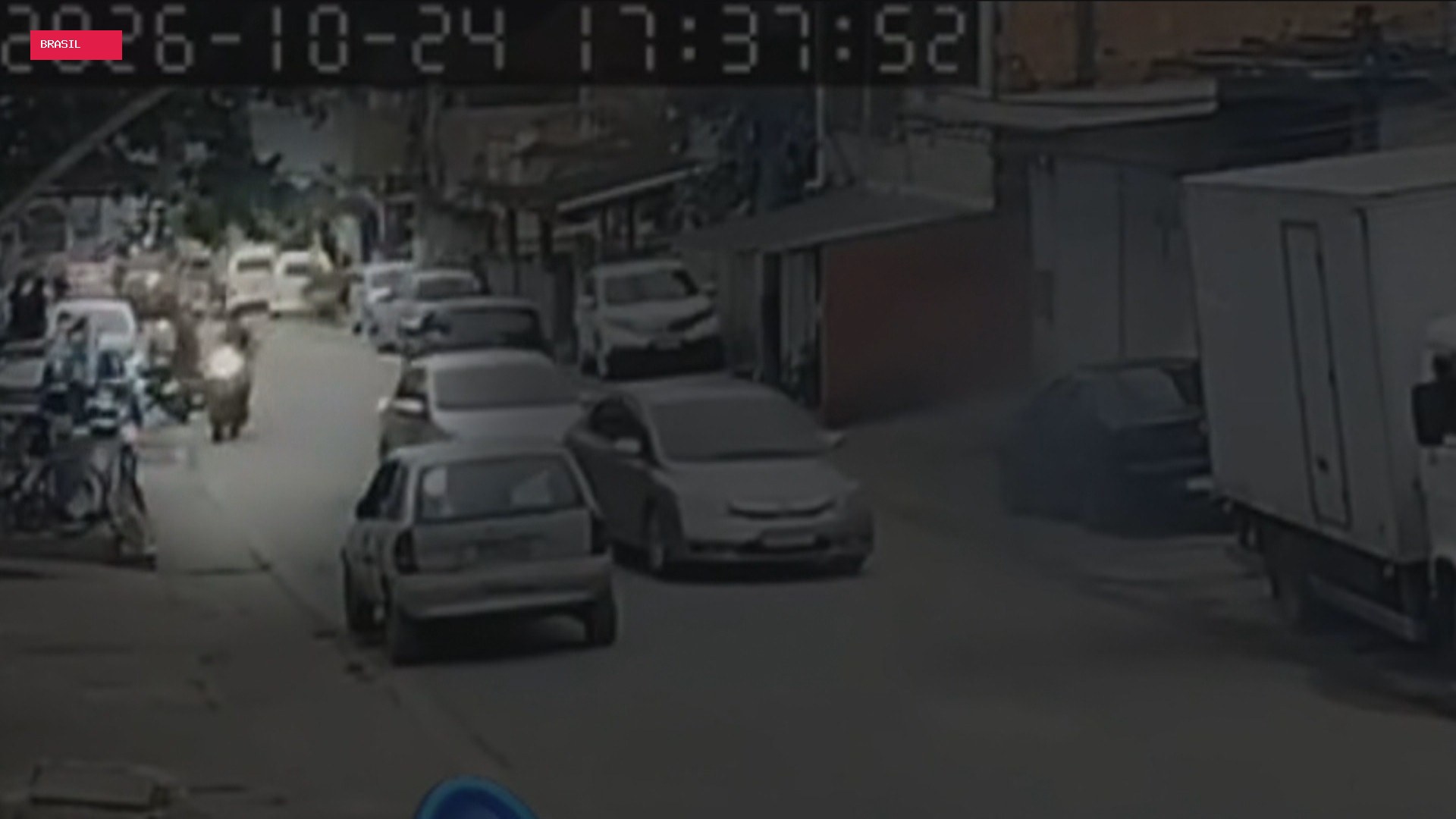 Irmãos são mortos a tiros dentro de barbearia em Belford Roxo; foram ao menos 16 disparos, diz família